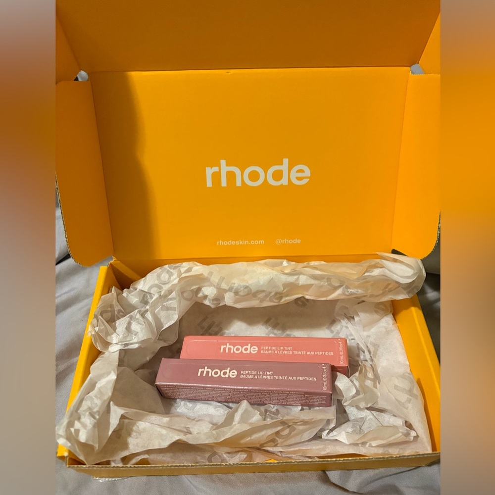 RHODE PRETZEL AND SWEET PEA lip tints💞